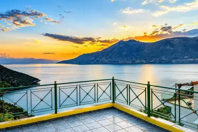 Image de Suite Sunset, Overlooking the Sea in Ag. Vasilios
