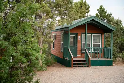 Image de Studio Cabin - The Studio Cabin sleeps a maximum of 4 and features a full bathroom.  