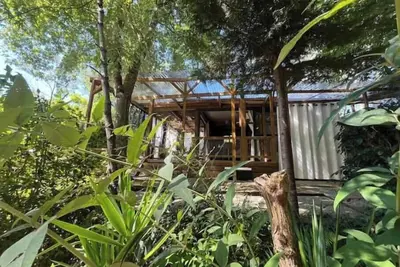 Image de L'Amazonia, châlet en vue panoramique entre forêt et lac sans vis-à-vis, piscine