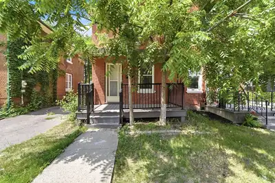 Image de Appartement spacieux 3 ch sur 2 niveaux · Séjours mensuels · 5 couchages · Buanderie