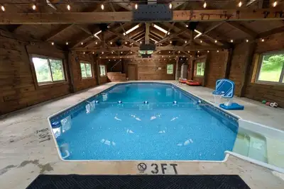 Image de Heated Indoor Pool | Net Bed | Theater | 100 acres