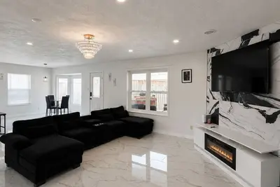 Image de Villa Montalvo | Retraite luxe + billard | Piano