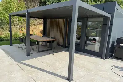 Image de Lodge bien-être privé au bord du lac, clim, piscine chauffée, jacuzzi, sauna