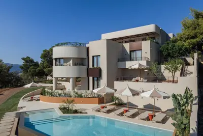 Image de Linum Hill Luxury 2br Apt Ensuite Baths & Pool