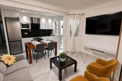 Image de Appartement en Centre-Ville | À Deux Pas de la Gare et du Centre-Ville