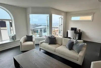 Image de New! Manhattan Beach Townhome Steps to the Sand