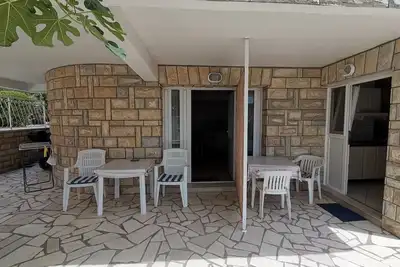 Image de Appartement d'une chambre avec la terrasse Primosten (A-27866-b)