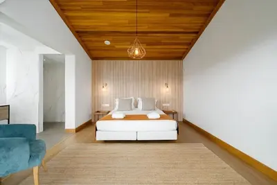Image de Relaxing Mountain View Mid Century Vibe Stay | Free Parking + Onsite Pool