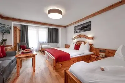Image de Quad Room, Shower, Toilet (minimum stay of 5 nights) - Hotel Hubertushof