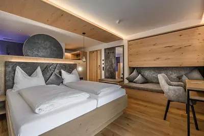 Image de Mountain Living Double Room for 3–4 People, Bathroom, Toilet - Hotel Hubertushof
