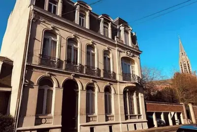 Image de Appartement de standing situé en plein centre-ville, à seulement 15 min de Lille