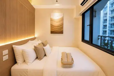 Image de Cozy 1br Pool View Near Moa | Netflix | Balcony