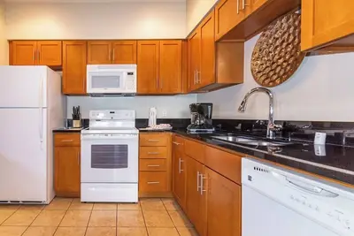Image de Coachella shuttle, Lazy River: 3 x 2br in resort