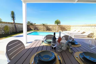 Image de Maison de vacances privée avec Wifi, piscine privée, climatisation, terrasse, vue panoramique
