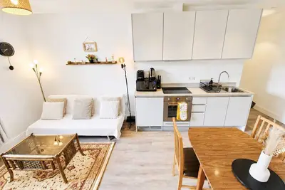 Image de Contemporary Flat near Cabot Circus | Sleeps 4