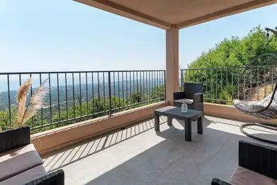 Image de « Villa Castagna » : Vue mer, terrasse privée et climatisation
