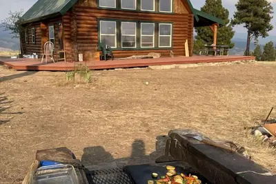 Image de Off-Grid Luxury Cabin for Great Montana Weekend Getaways