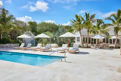 Image de Garden View Cottage | Swimming Pool | Near French Leave Beach