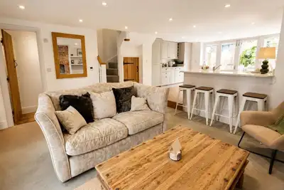 Image de Character Cottage Near Longleat | Sleeps 6 | Pet friendly