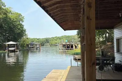 Image de Lake Gaston Waterfront Retreat 3br 2ba in Bracey Va