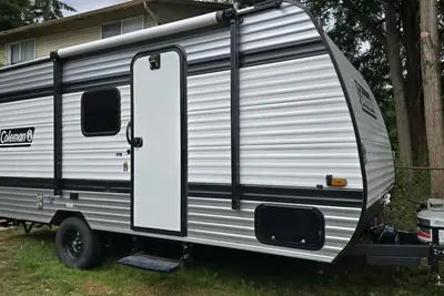 Image de Cozy Camper Getaway | Sleeps 4 | WiFi