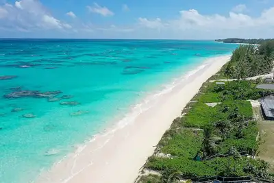 Image de New 2br Poponi Beach Cottage w/ Generator