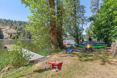 Rustic Twin Lakes Cabin | Private Dock, SUPs