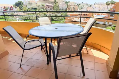 Image de Bright & quiet 2 bedroom with large terrace & pool