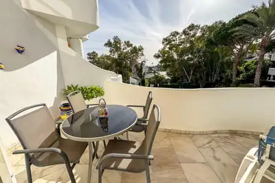 Image de Pinos: Serene 2bd w/pool, views & walk to beach