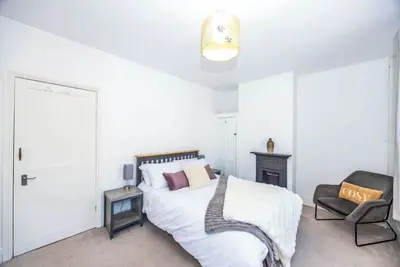 Image de Spacious 3br House Near Sixfields, Duston