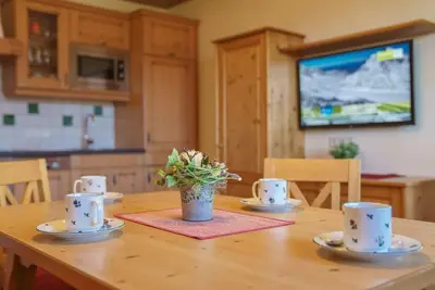 Image de Apartment L - 2 bedrooms/shower, toilet - Hochwurzen Apartment Building