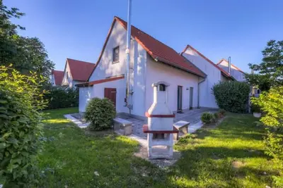 Image de Charmante maison avec jardin dans le village portuaire de Müritz à Rechlin