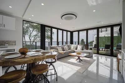 Image de Panoramic Ocean View 5-Bedroom Villa – A stunning luxury retreat perched above the Pacific, featuring breathtaking ocean views, spacious living areas, private outdoor spaces, and unforgettable sunsets in the heart of Costa Rica.
