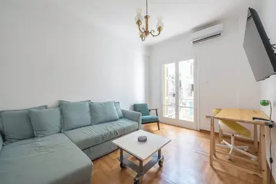 Image de Modern Exarcheia Apt w/Balcony, Walk to Cafes &