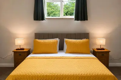 Image de Large-Vue sur la campagne-Maison-Salle de bain privée