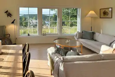 Image de Maison charmante et isolée dans un environnement magnifique
