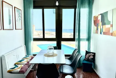 Image de Appartement avec vue sur la mer et piscine à Almería pour jusqu'à 4 personnes