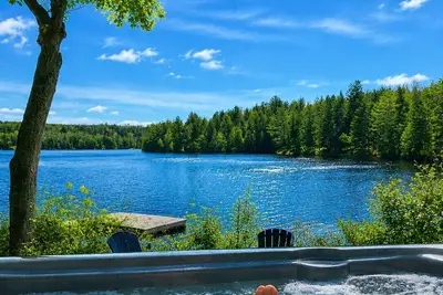 Image de New! Waterfront Nest, Hot Tub & Lake Views
