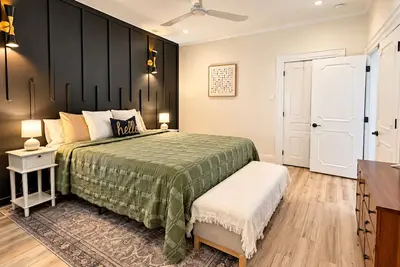 Image de Retraite moderne - Maison 4 chambres - Cuisine de chef - Proche centre-ville Dayton - Calme