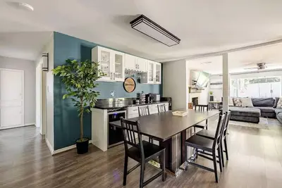 Image de Traveler's Takeoff - 3br Near Dfw, Fenced Yard + King Bed