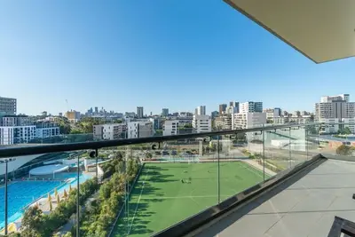 Image de City and Park View Close to Station 1 Car Space