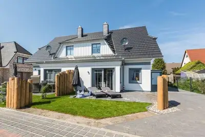 Image de Maison de vacances à Zingst avec piscine