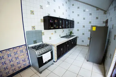 Image de 3-bedroom house in tranquil León with cool Ac comfort