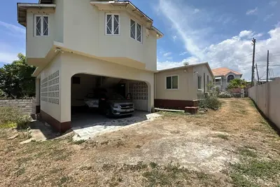 Image de Spacious 4 Bedroom Home with A/C and Full Kitchen