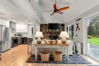 Image de The Warren Nook: Your cozy, modern mountain basecamp.