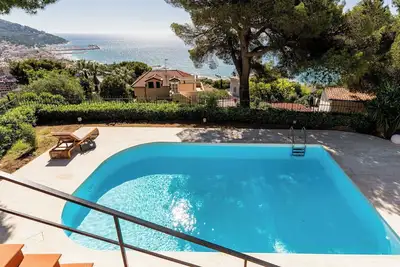 Image de Belle maison de vacances privée avec Wifi, climatisation, piscine privée et terrasse