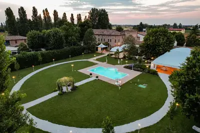 Image de Maison de vacances privée avec climatisation, Wifi, piscine privée, bain à remous, Tv, patio