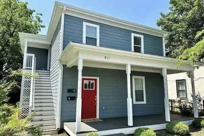 Image de 2 Bed, 1. 5 Bath near Uva- downstairs