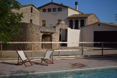Image de Ferme catalane du XVIe siècle avec piscine, entourée par la nature, à 30 m de Barcelone