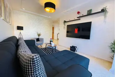 Image de 2min Finance City+Fiber+110m2+Park free+Ps4+Iptv